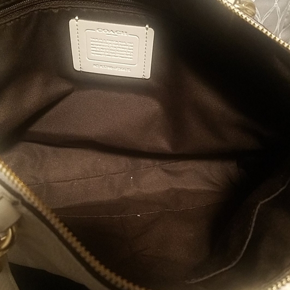 Coach - Picture 3 of 4